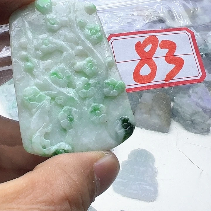 翡翠颈饰未镶嵌霄*