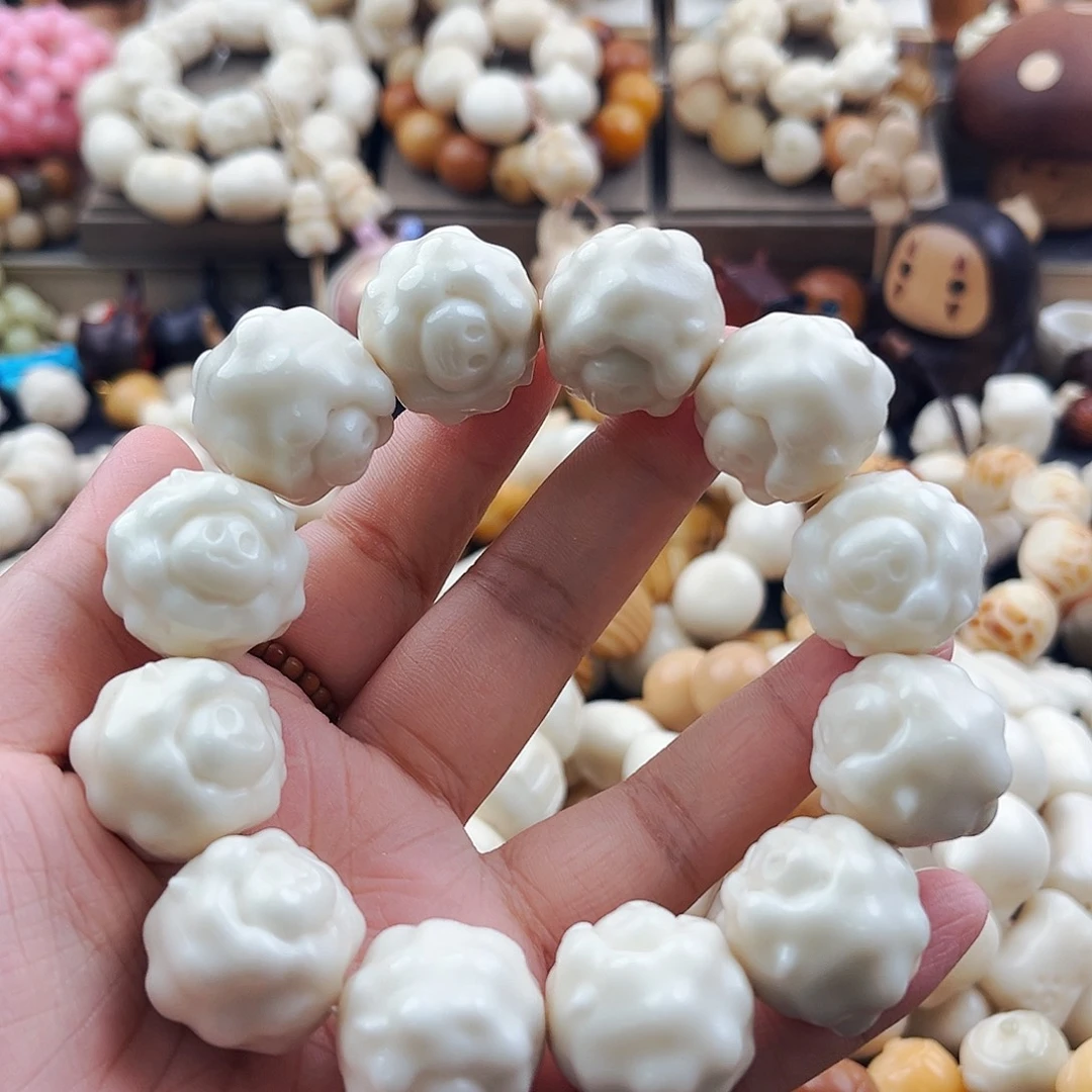 吊坠菩提根/象牙果小绵羊