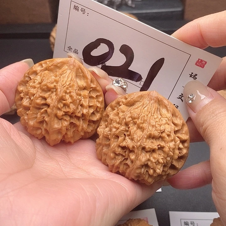 吊坠文玩核桃021号 49尺 官帽