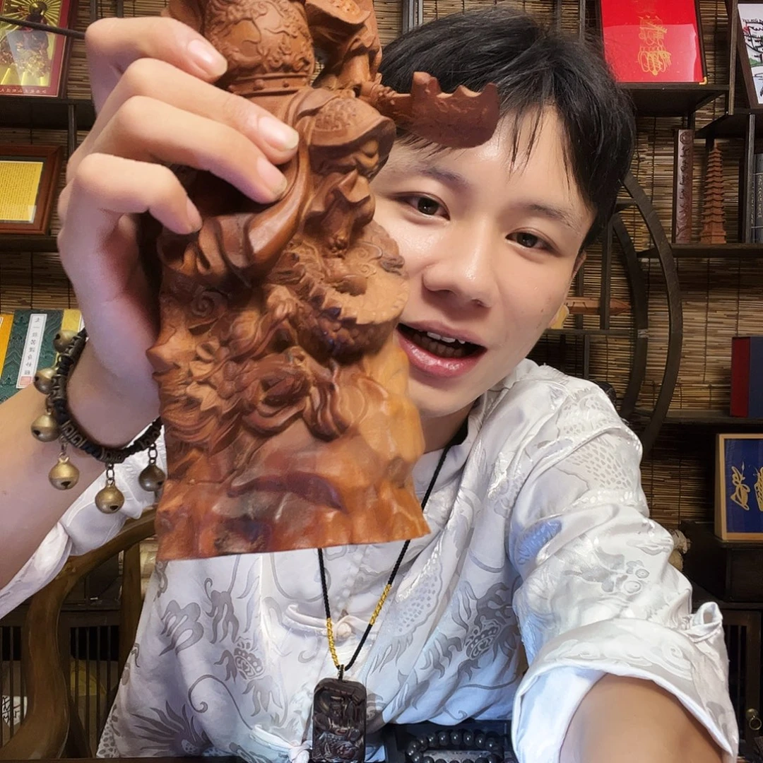 木质纯铜关圣帝君摆件