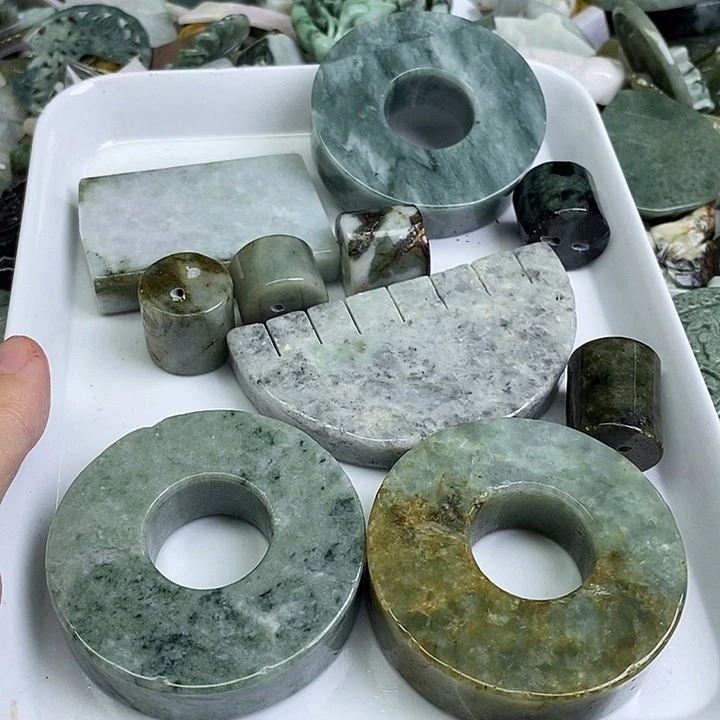 翡翠未镶嵌颈饰天然翡翠10