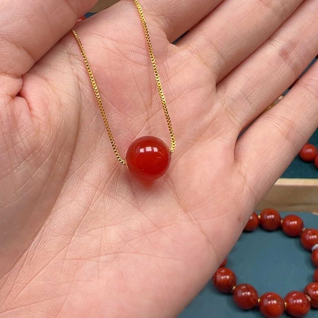 18K金镶嵌吊坠南红玛瑙10mm