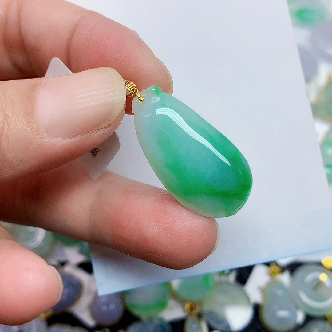 翡翠18K金镶嵌颈饰3456678