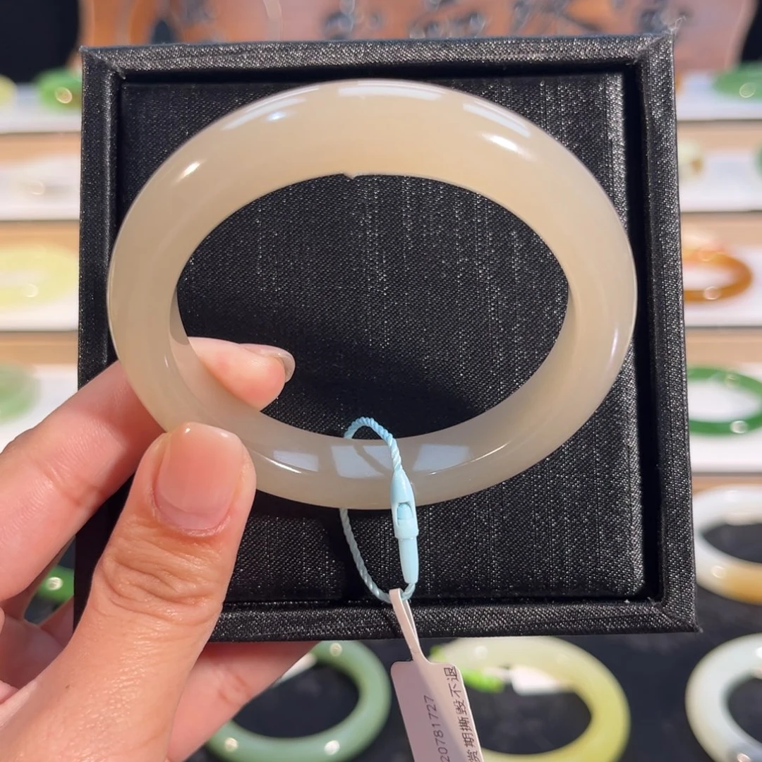 和田玉未镶嵌手镯粉紫 粉中透紫