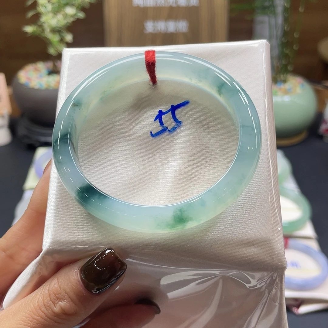 翡翠未镶嵌手镯47号