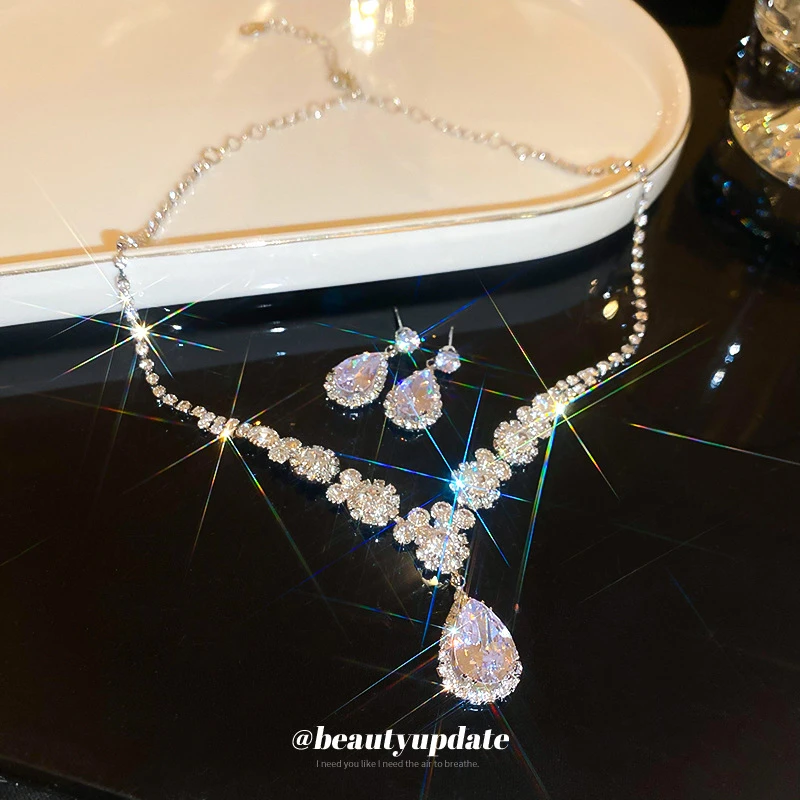 合金项链 时尚水滴吊坠项链套装高级感轻奢风精致锁骨链百搭新款