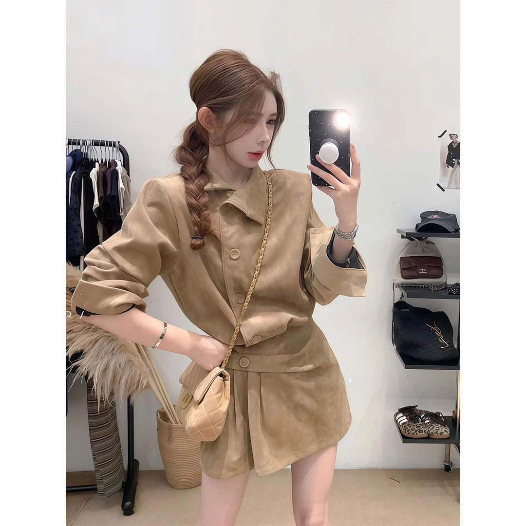 纯欲气质翻领长袖连衣裙女秋季新款修身显瘦小众设计感压褶短裙