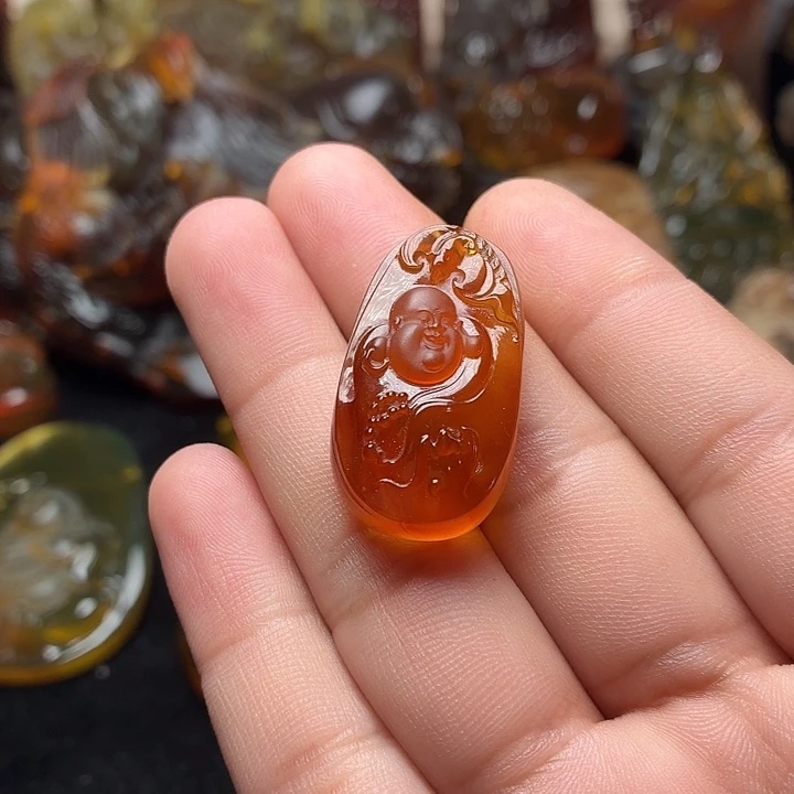 琥珀未镶嵌颈饰93
