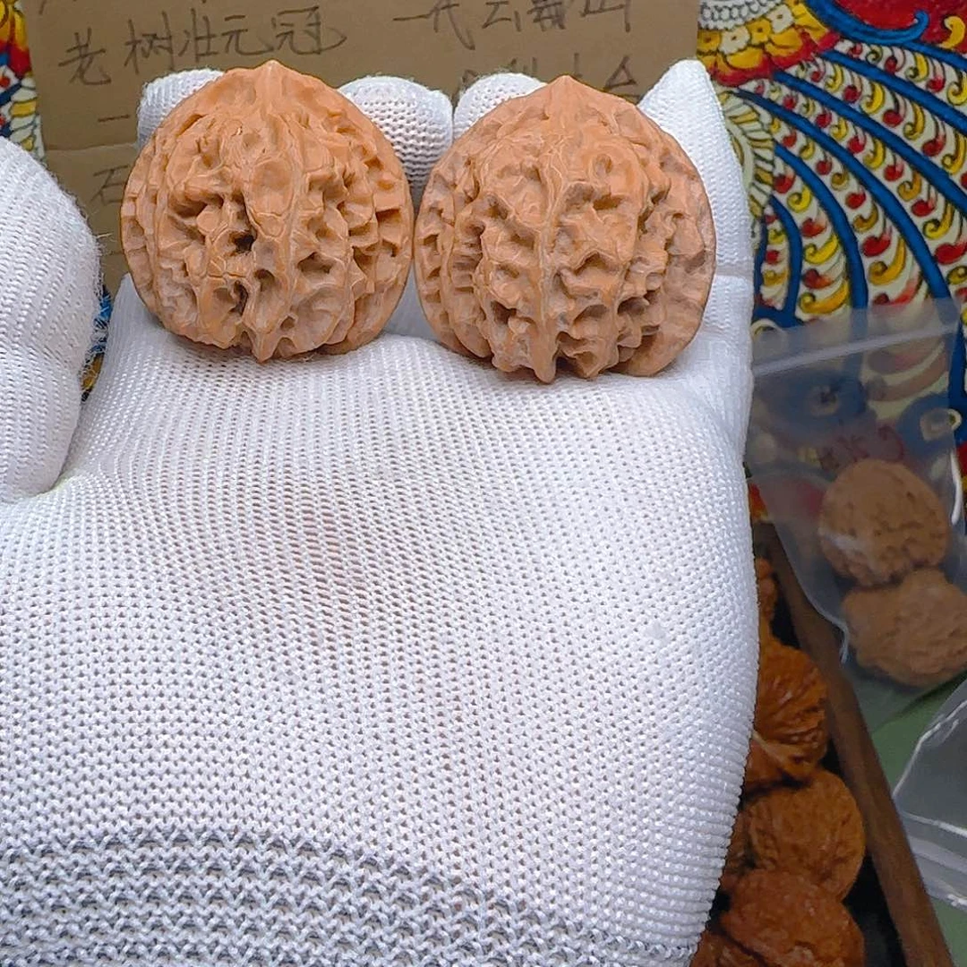 文玩核桃吊坠苹果园