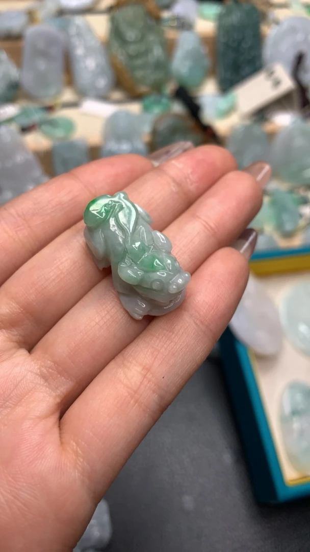天然翡翠貔貅吊坠