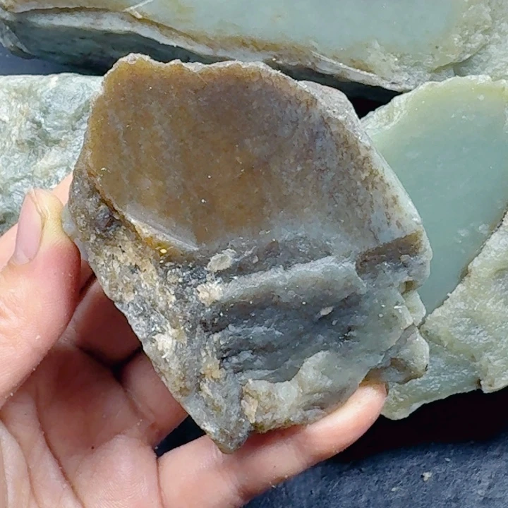 和田玉未镶嵌珠宝半成品