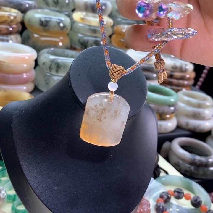 敏***未镶嵌手镯石英质玉