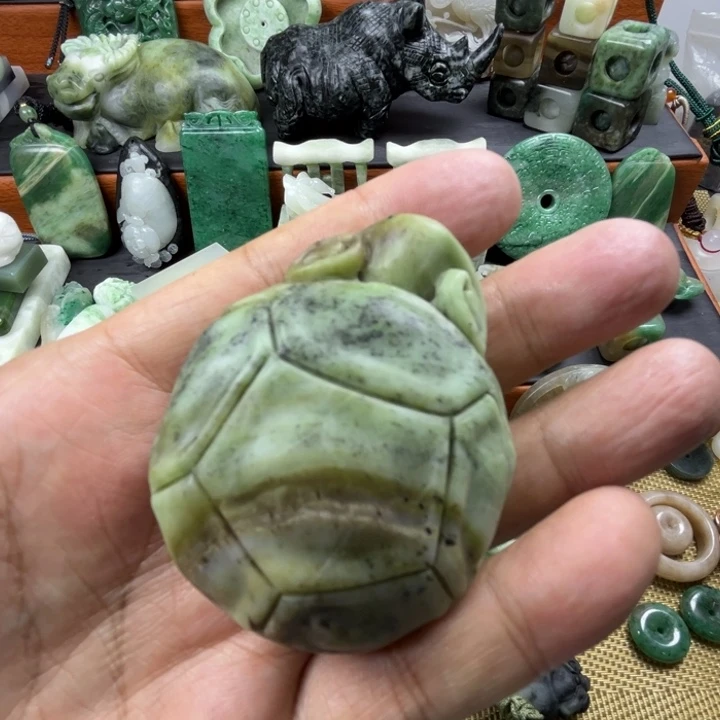 独山玉未镶嵌珠宝半成品