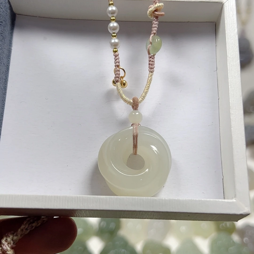 颈饰未镶嵌和田玉