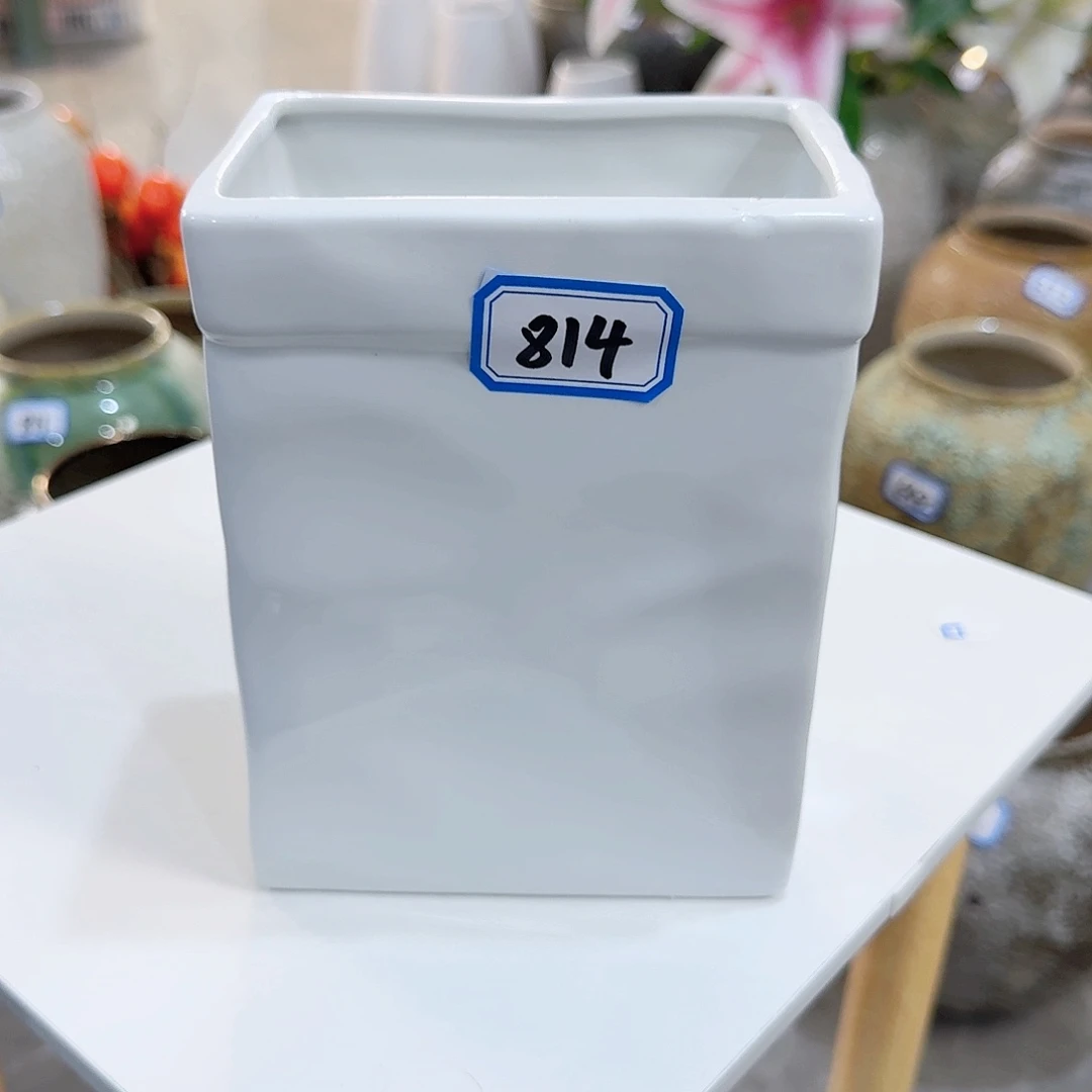 大***市814号陶瓷高16厘米瑕疵一个