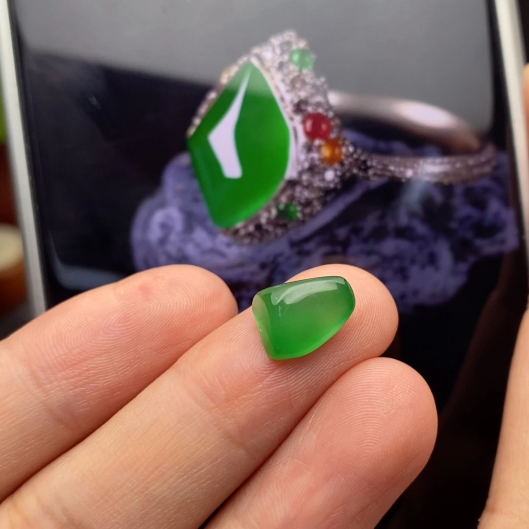 定制翡翠未镶嵌  凤翎款戒指