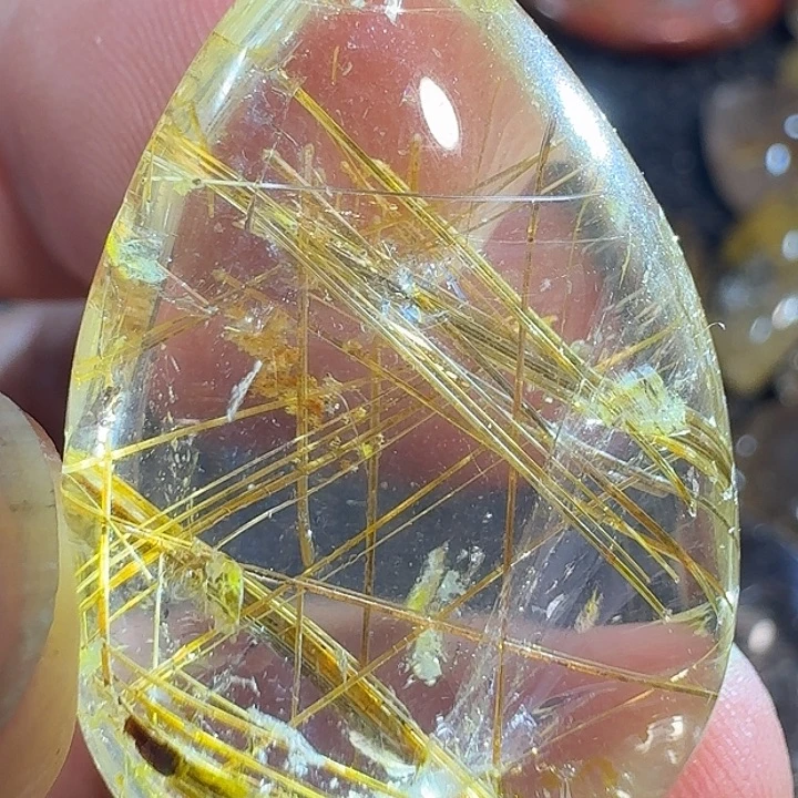 L***y未镶嵌颈饰水晶好