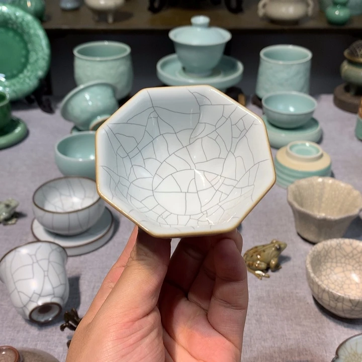 龙泉青瓷哥窑白釉八方杯