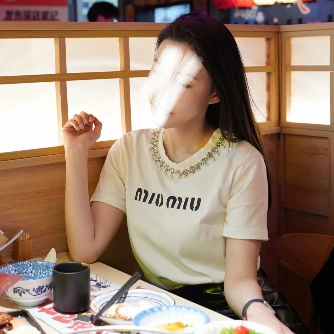 未使用 MIU MIU/缪缪 字母印花手工镶钻短袖T恤XS  7182721