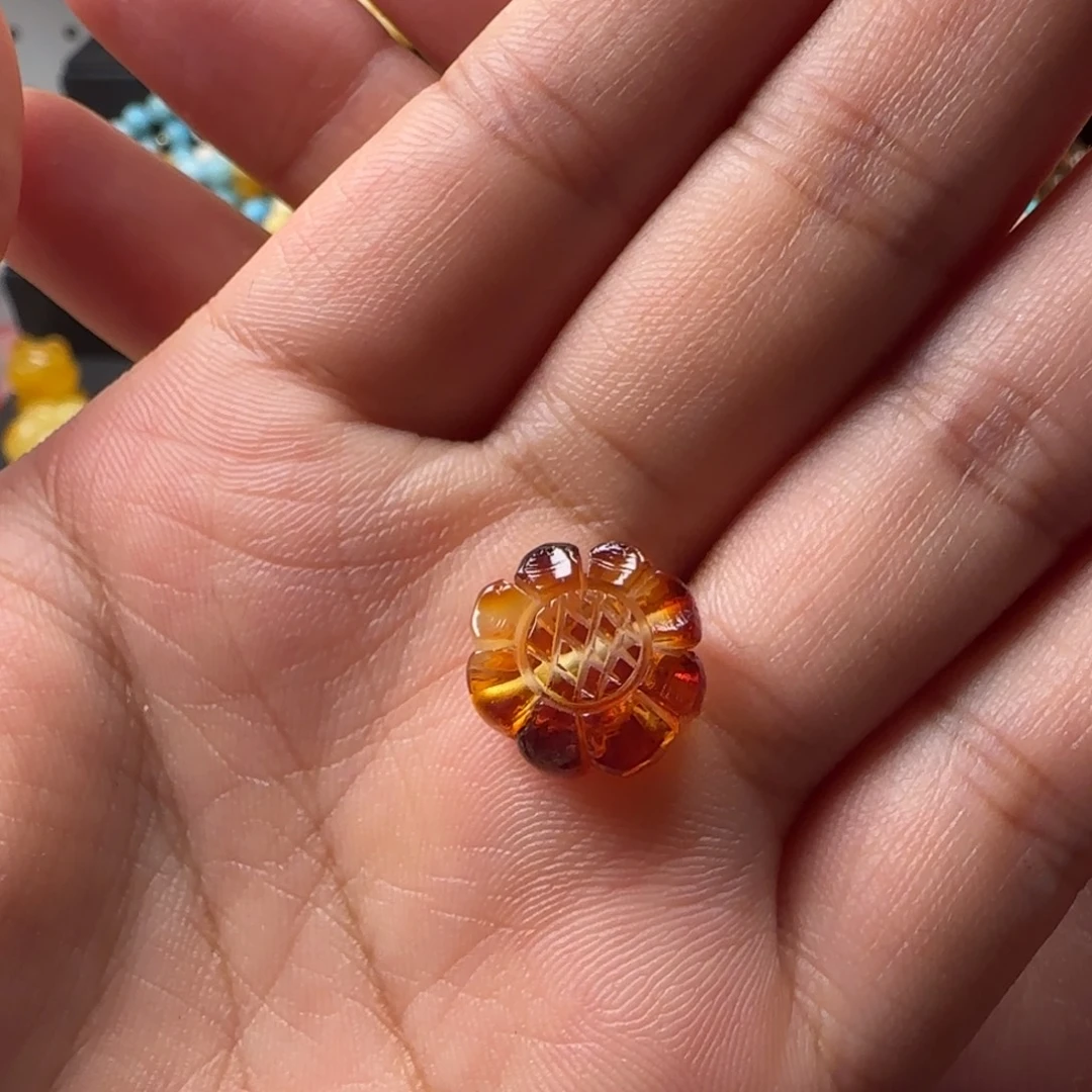 蜜蜡颈饰未镶嵌蜜蜡俏色太阳花
