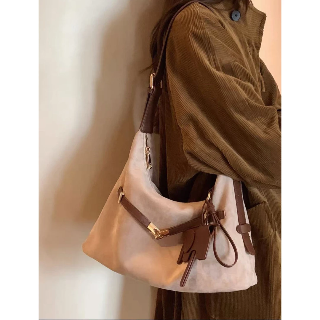 爱唯依（9BD秋芋来信#)大容量柔雾感休闲斜挎单肩包10-21