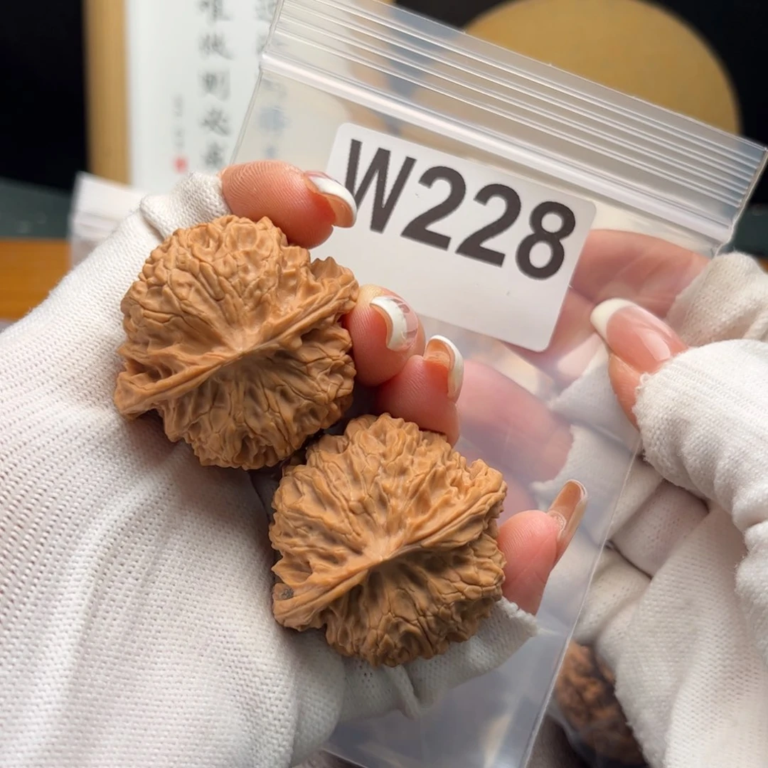 文玩核桃把件41.5苹果w 228