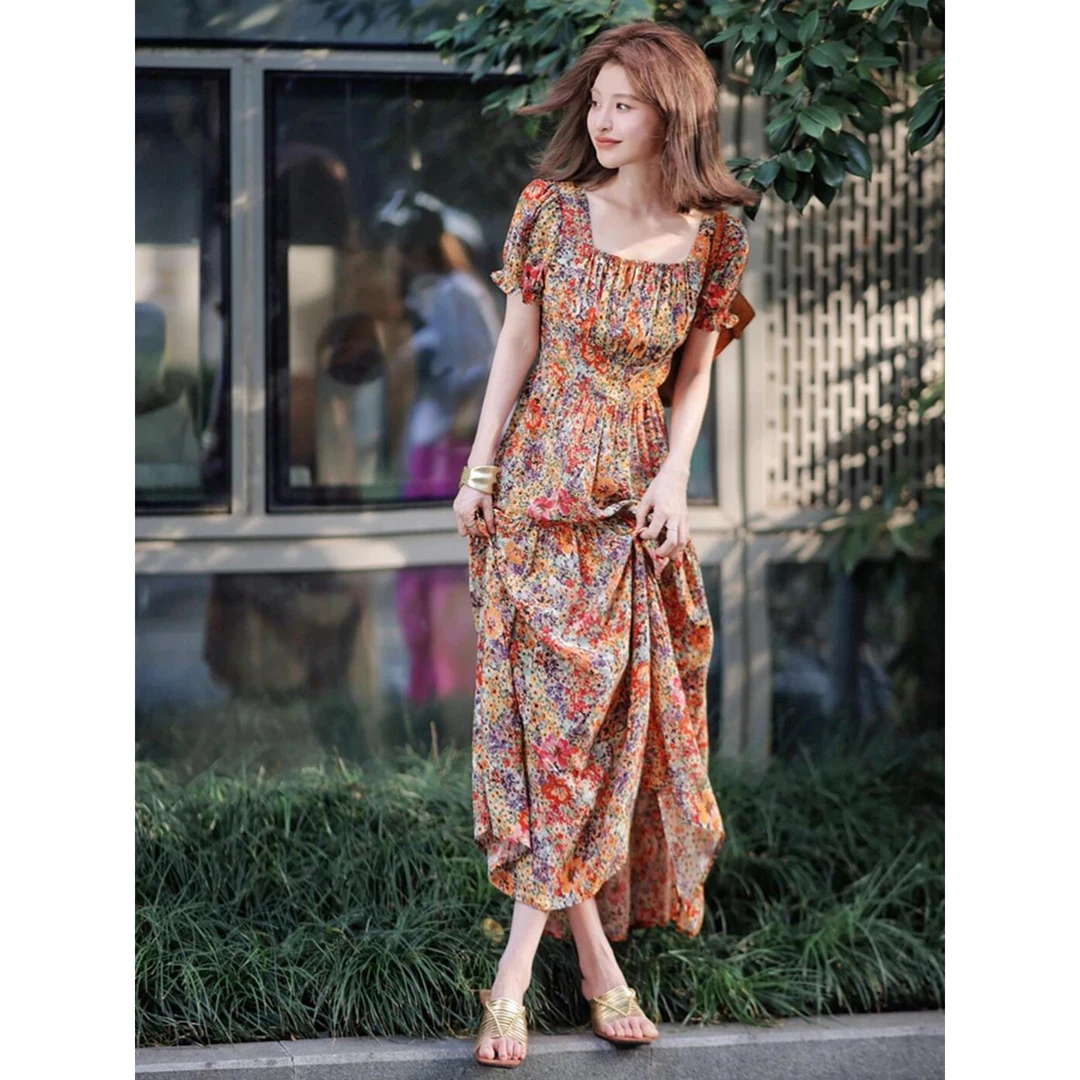 夏日巨好看气质名媛风情万种轻奢高级感海边度假碎花短袖连衣裙女