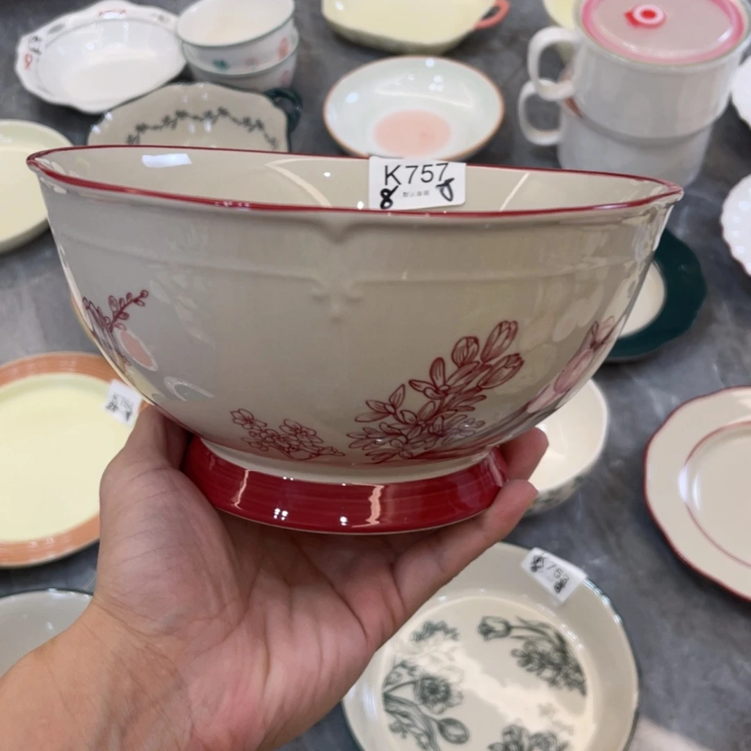 陶瓷微瑕餐具介意勿拍，满18飞！