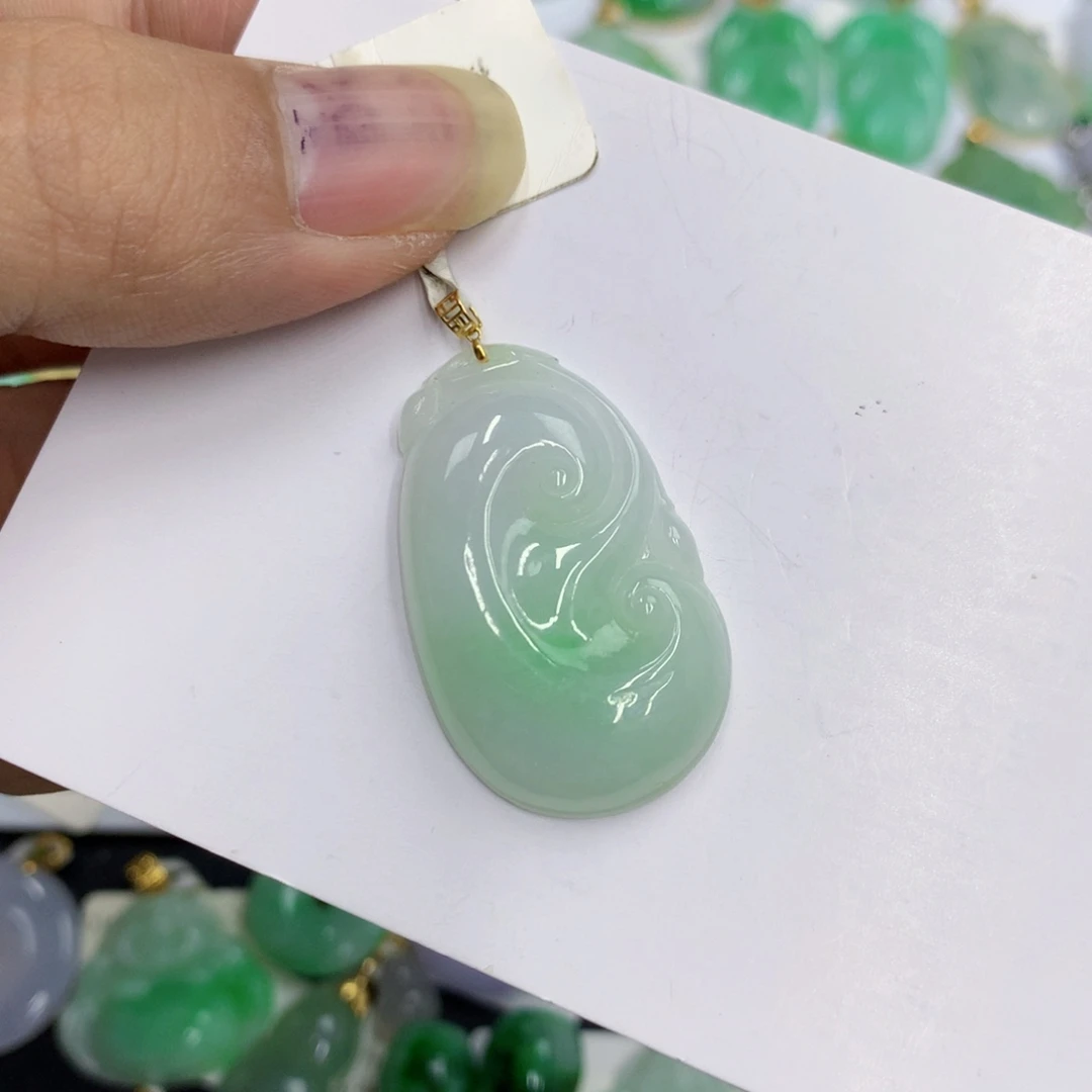 颈饰18K金镶嵌翡翠翡翠