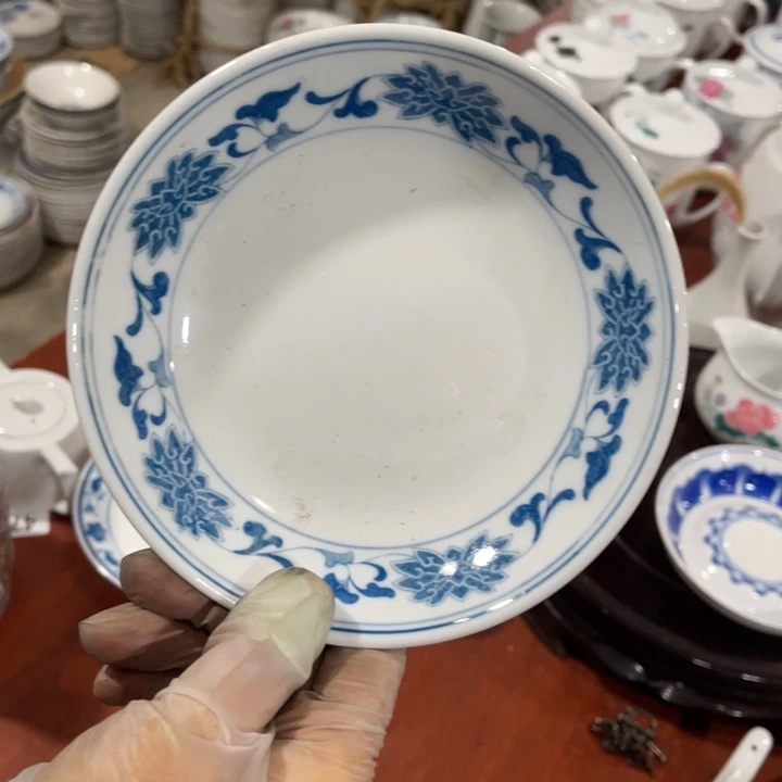 醴陵高温瓷釉下70后底微瑕15.5厘米