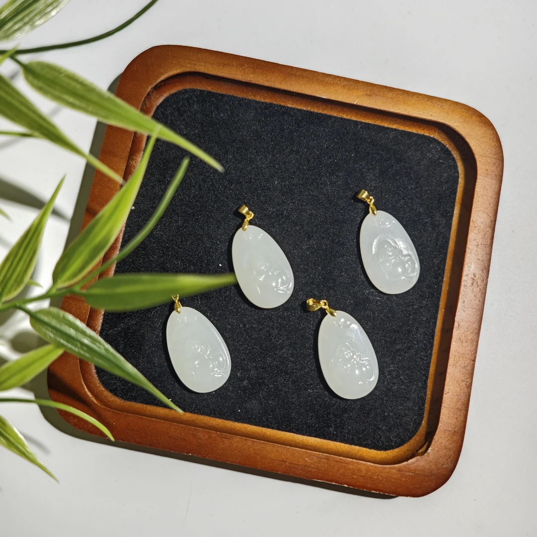 春日珠宝 天然和田玉手工雕刻弥勒佛吊坠多样性发货拍一发一 H427