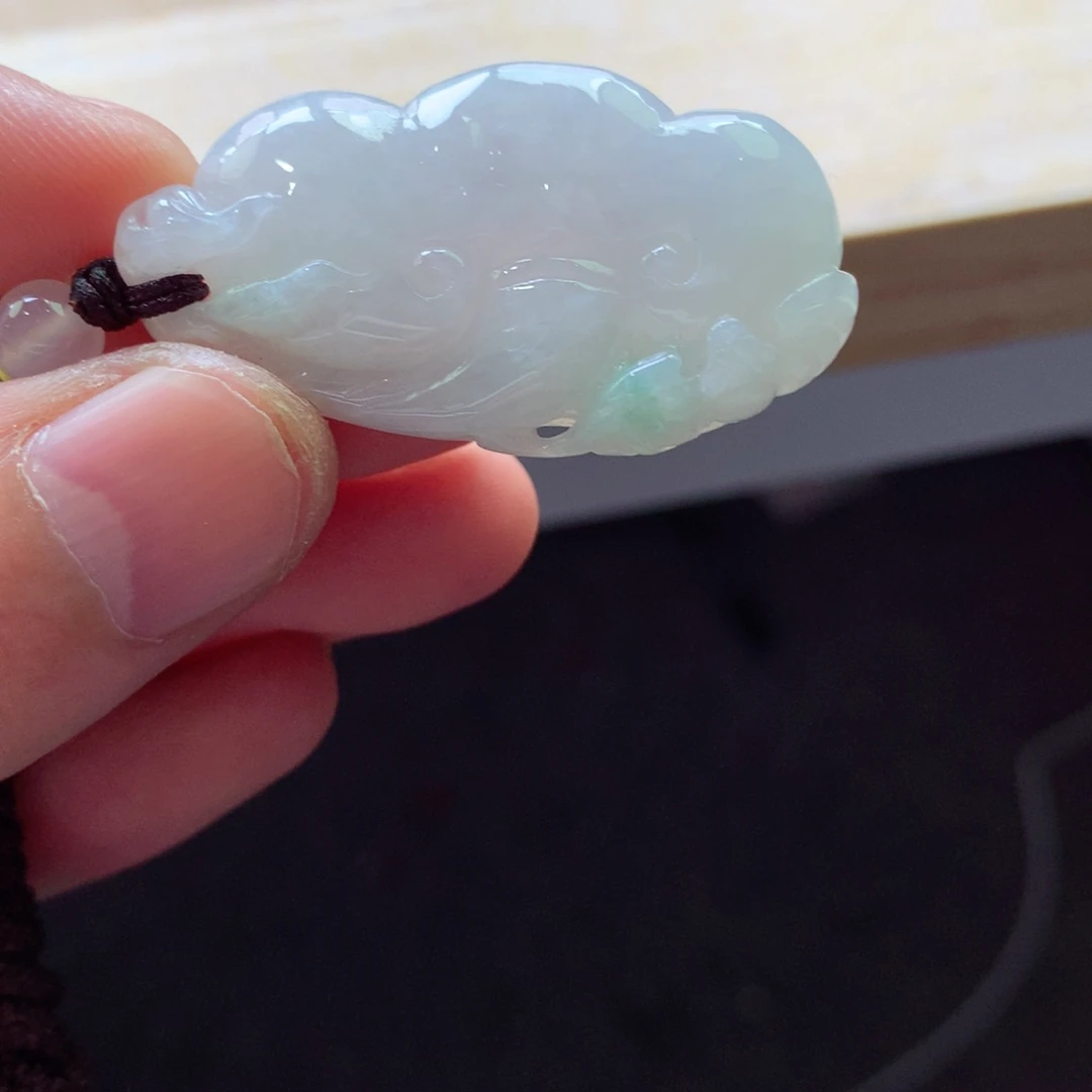 翡翠颈饰未镶嵌吊坠