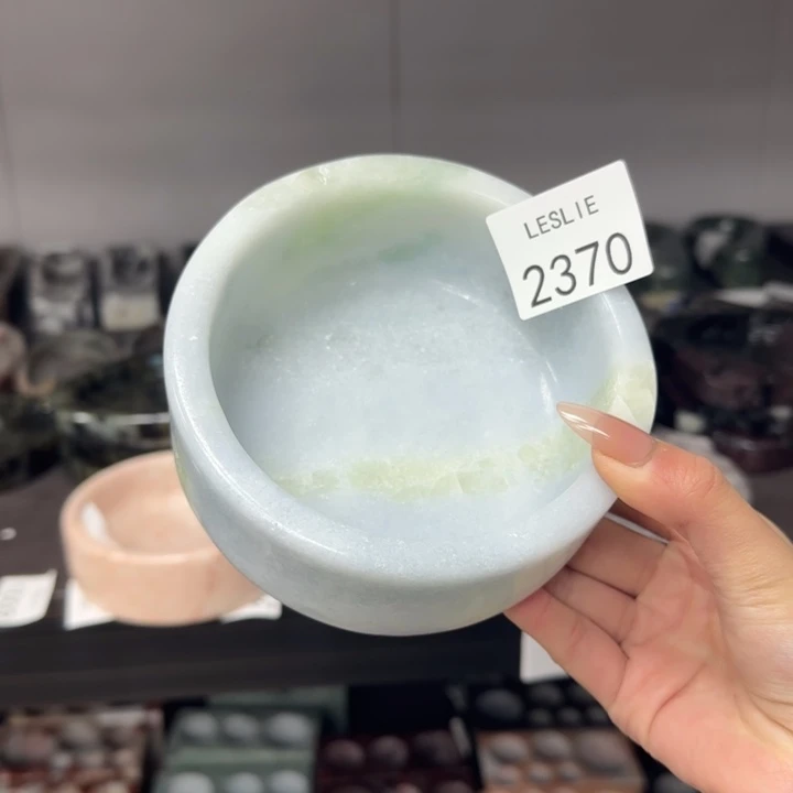 X2370.             烟缸