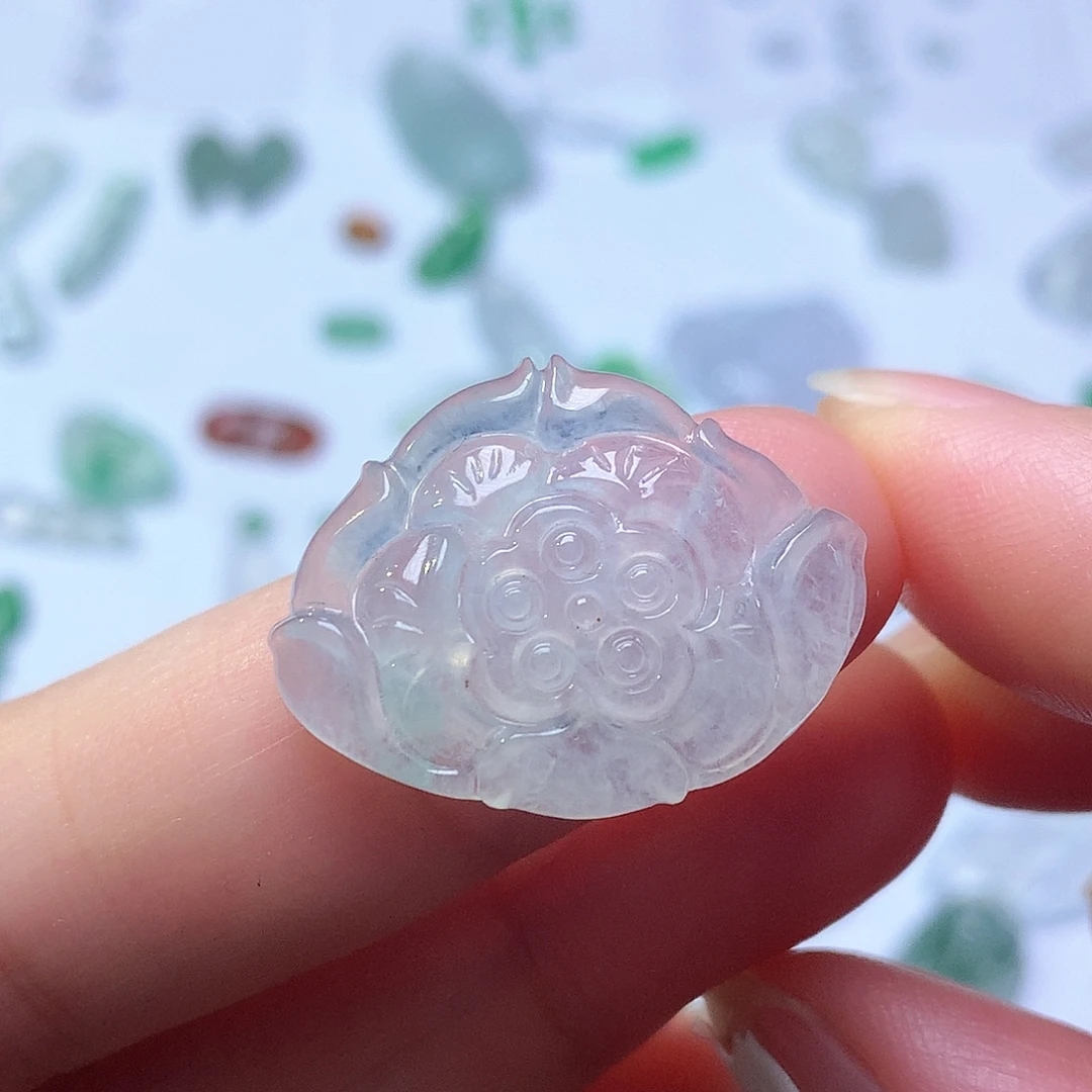 翡翠未镶嵌颈饰花