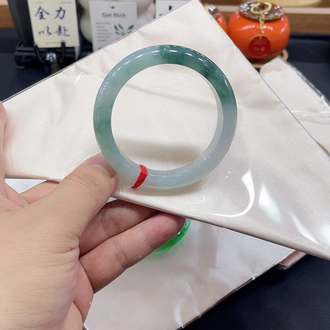 翡翠未镶嵌手镯天然缅甸翡翠手镯飘花