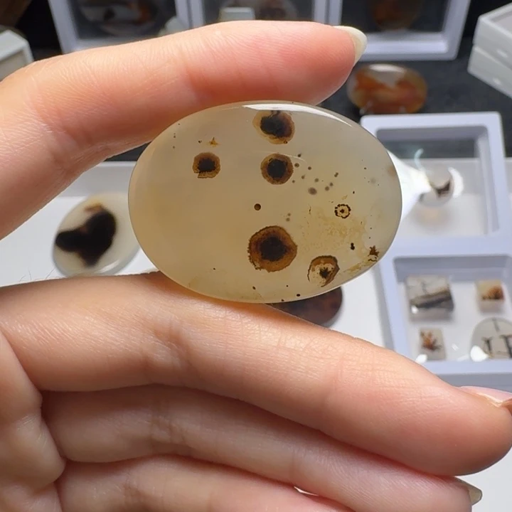 玛瑙/玉髓未镶嵌摆件