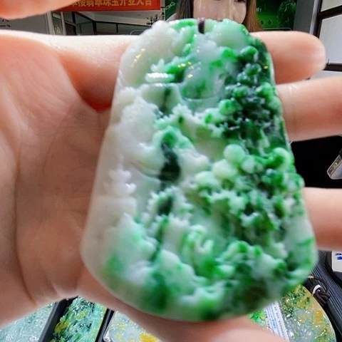 翡翠未镶嵌颈饰翡翠