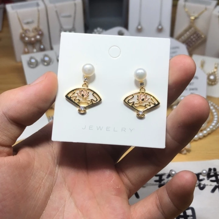 未镶嵌淡水珍珠耳饰