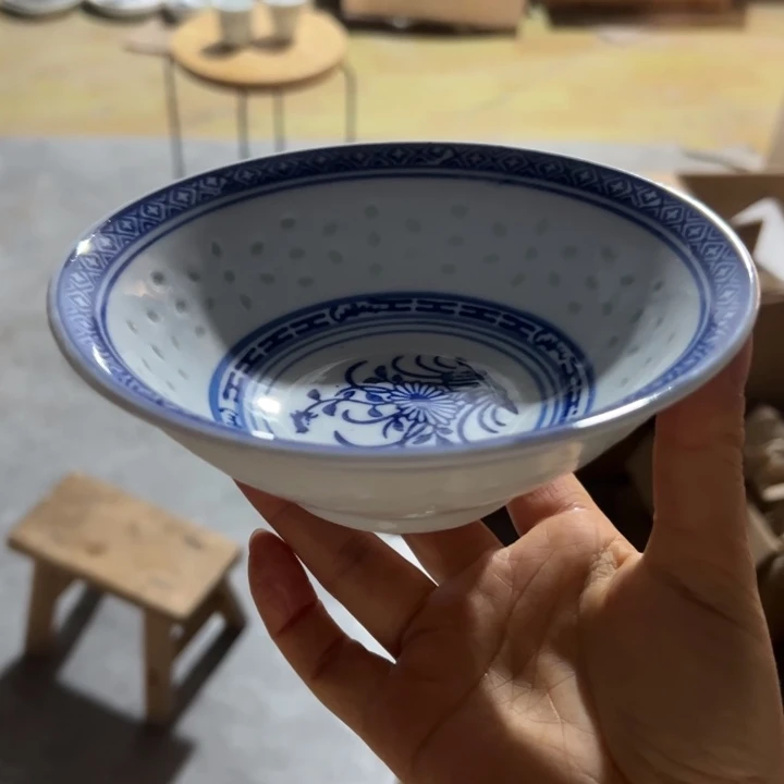 陶青花玲珑兰花荷叶碗