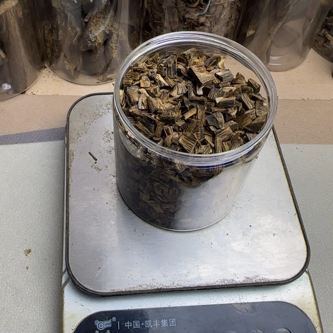 沉香沉香碎屑透顶绿碎料101克