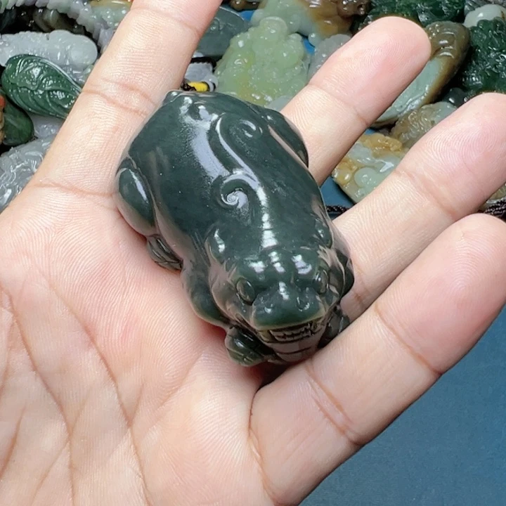 未镶嵌和田玉把件