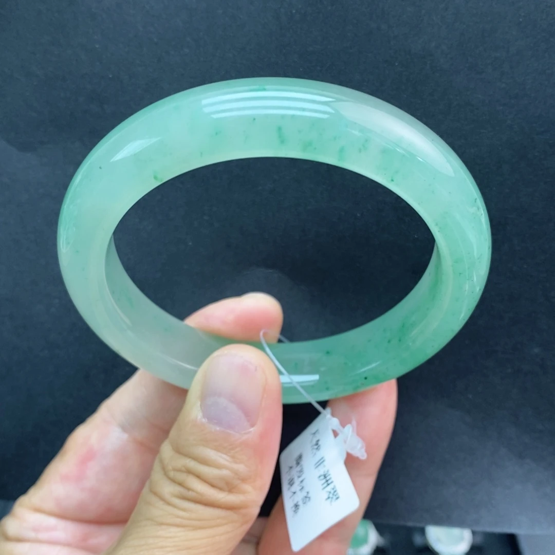 石英质玉未镶嵌手镯