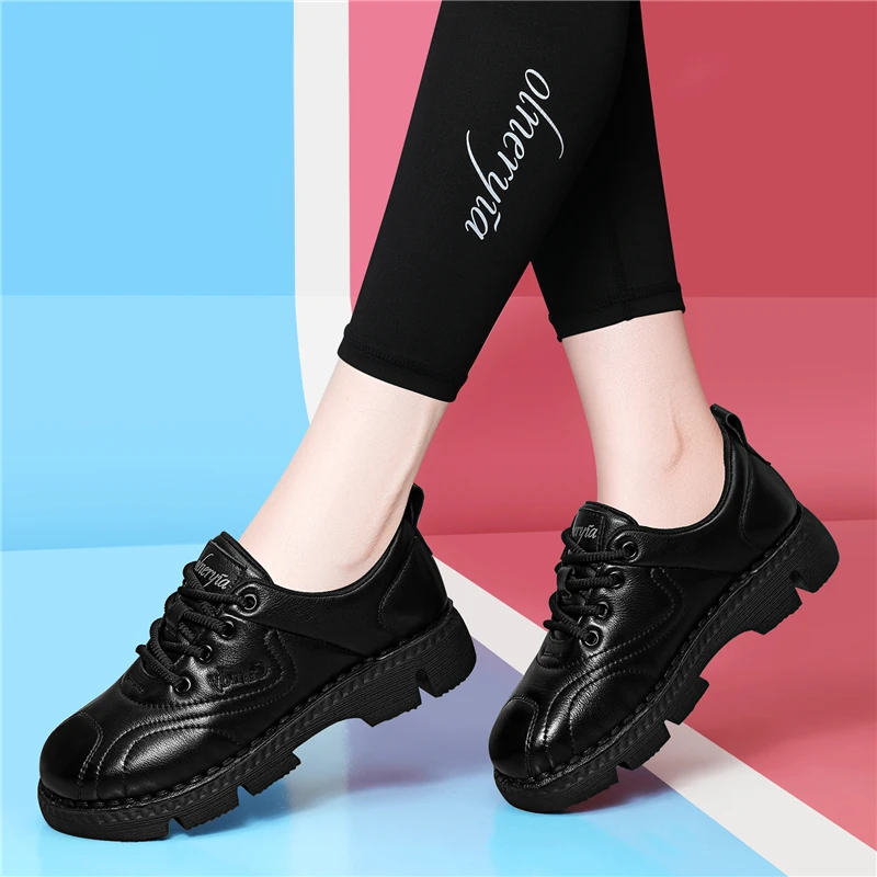 真皮爆款轻便乐福鞋软底旅游鞋2025新款秋冬牛皮黑色妈妈休闲皮鞋