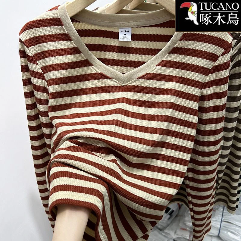 啄木鸟条纹V领T恤2025年新款女大码显瘦长袖春秋薄款减龄小众上衣