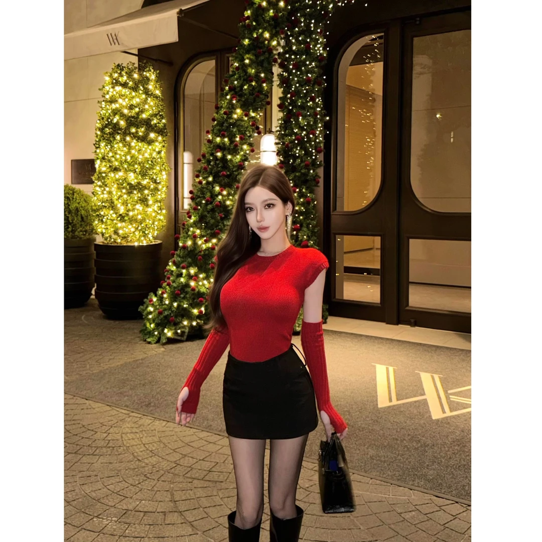 【是心动】2026春季新款高级感T恤女收腰显瘦打底衫上衣+半身裙套装