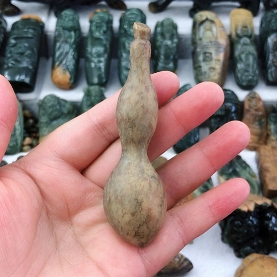 岫岩河磨玉（透闪石质玉）未镶嵌把件