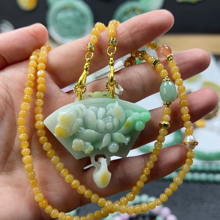 颈饰未镶嵌翡翠吊坠