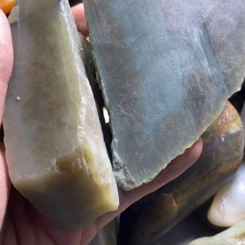 未镶嵌和田玉（糖玉）挂件