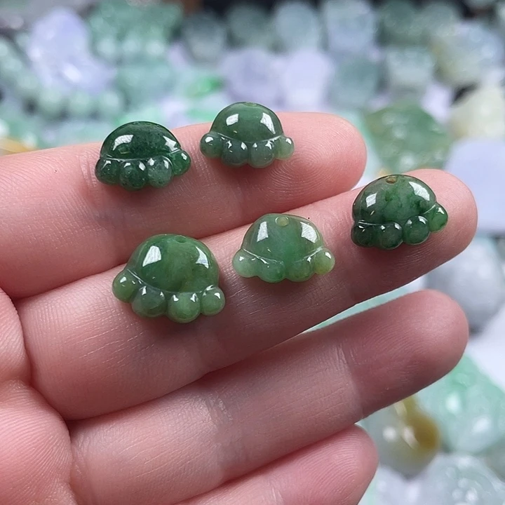 翡翠未镶嵌颈饰福脚