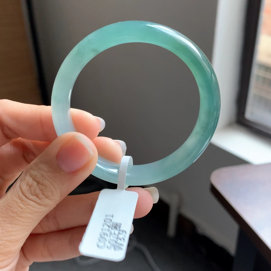 翡翠手镯未镶嵌宝石蓝半山水30号